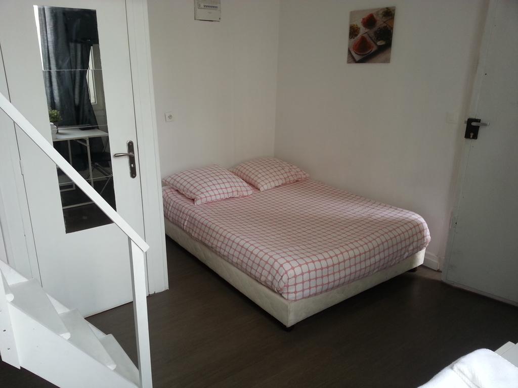 Hotel Studios Phenicio Porte De Versailles Малакоф Номер фото